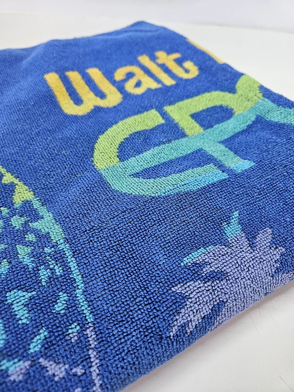 VINTAGE 1982 Walt Disney World Epcot Center Rainbow Beach Towel WDW